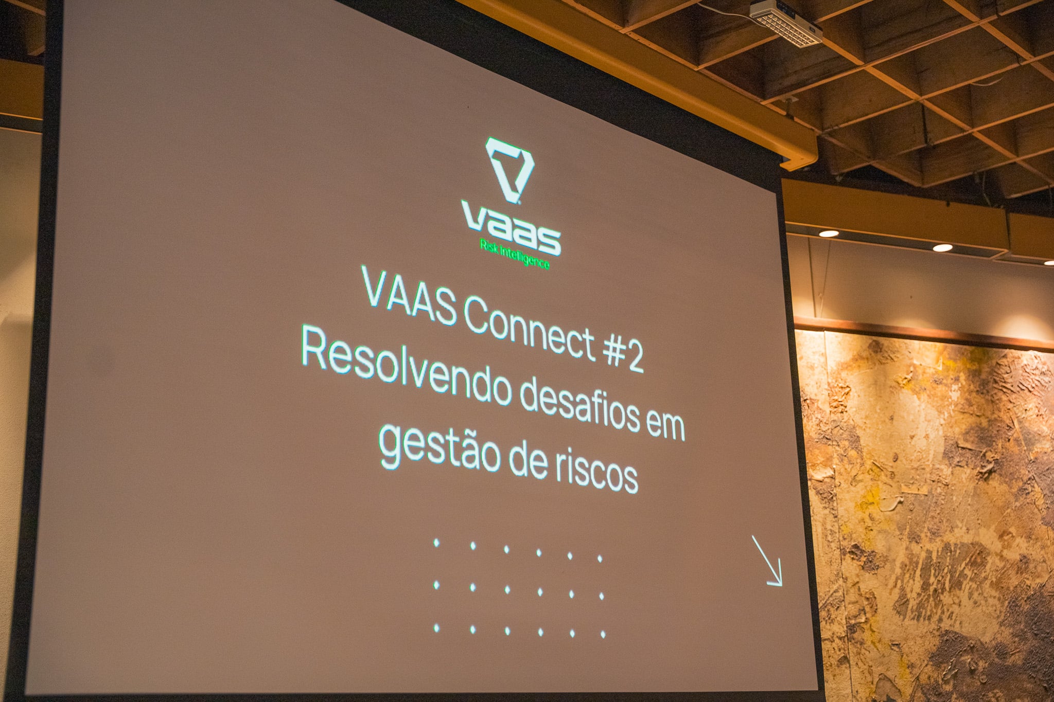 <span id="hs_cos_wrapper_name" class="hs_cos_wrapper hs_cos_wrapper_meta_field hs_cos_wrapper_type_text" style="" data-hs-cos-general-type="meta_field" data-hs-cos-type="text" >VAAS Connect #2: IA e Automação Inteligente transformando o compliance</span>